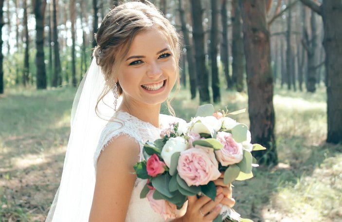TOP TIPS TO BEAUTIFUL WEDDING DAY LASHES